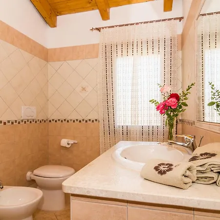 Casa Titti فندق مبيت وإفطار 3*