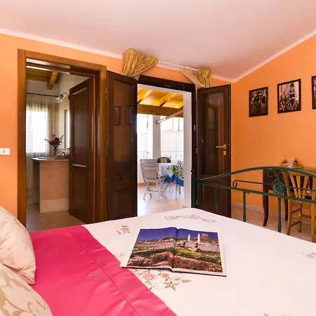 Casa Titti Alojamento de Acomodação e Pequeno-almoço 3*